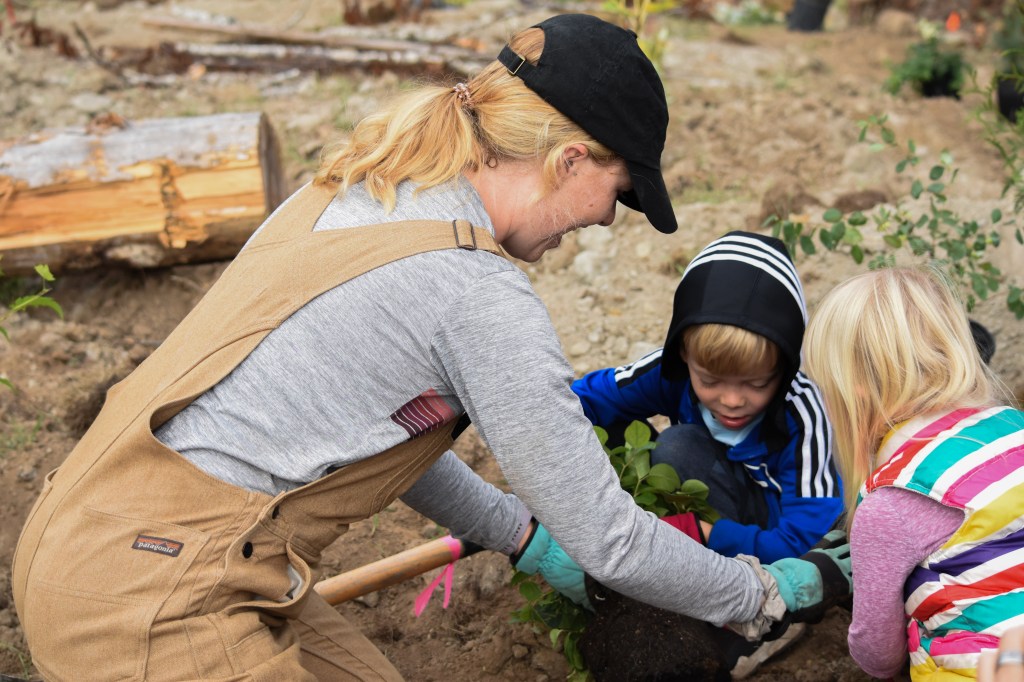 Quadra Island Schoolyard Given New Life with Wetland Build